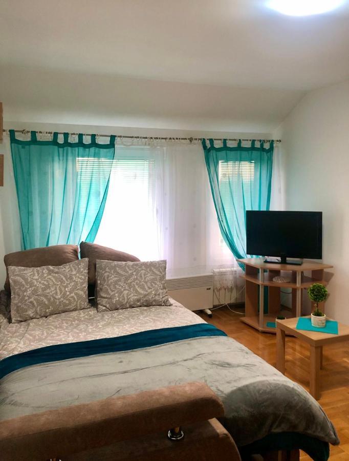 Bellavista Apartmani Stara Pazova Eksteriør billede