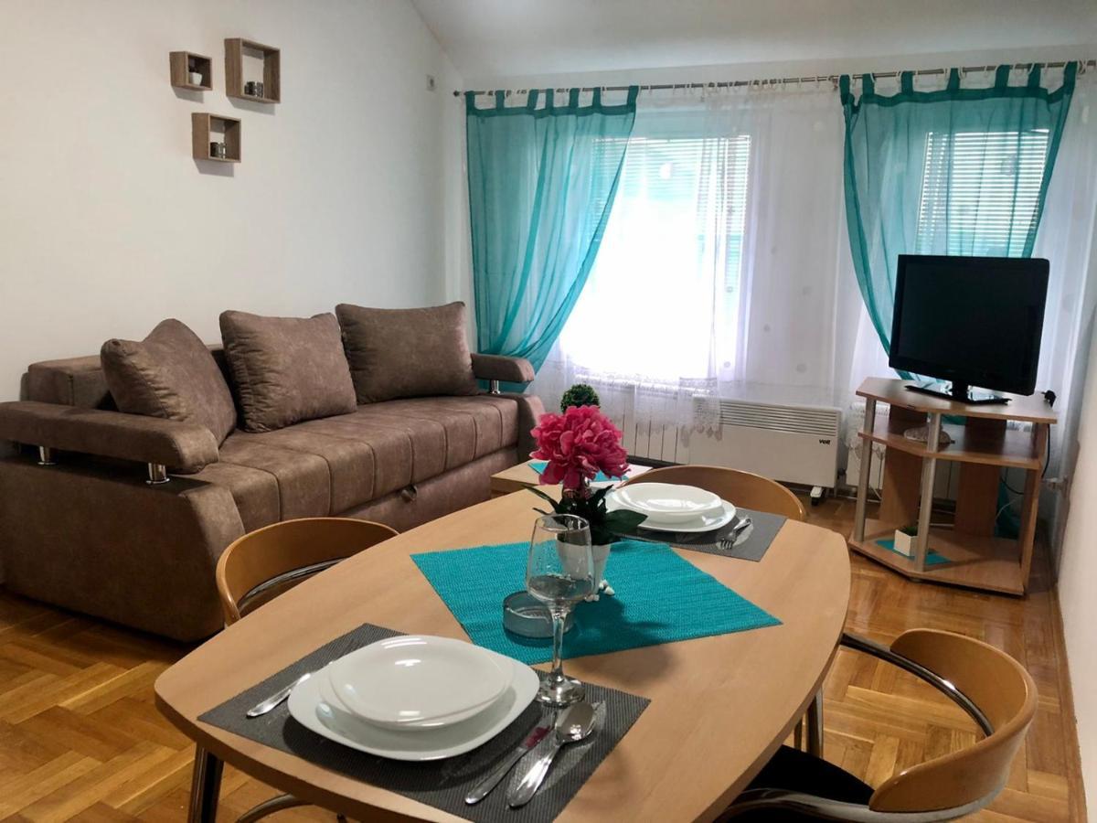 Bellavista Apartmani Stara Pazova Eksteriør billede