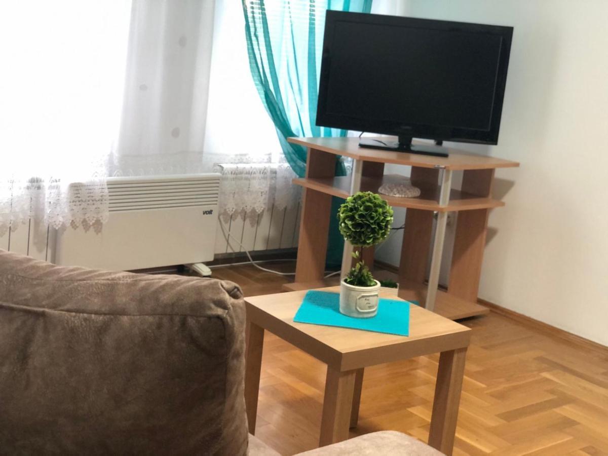 Bellavista Apartmani Stara Pazova Eksteriør billede