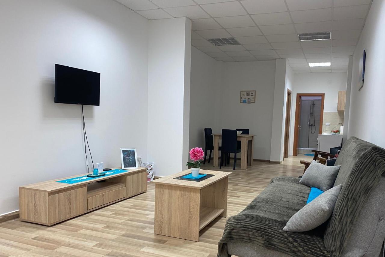 Bellavista Apartmani Stara Pazova Eksteriør billede